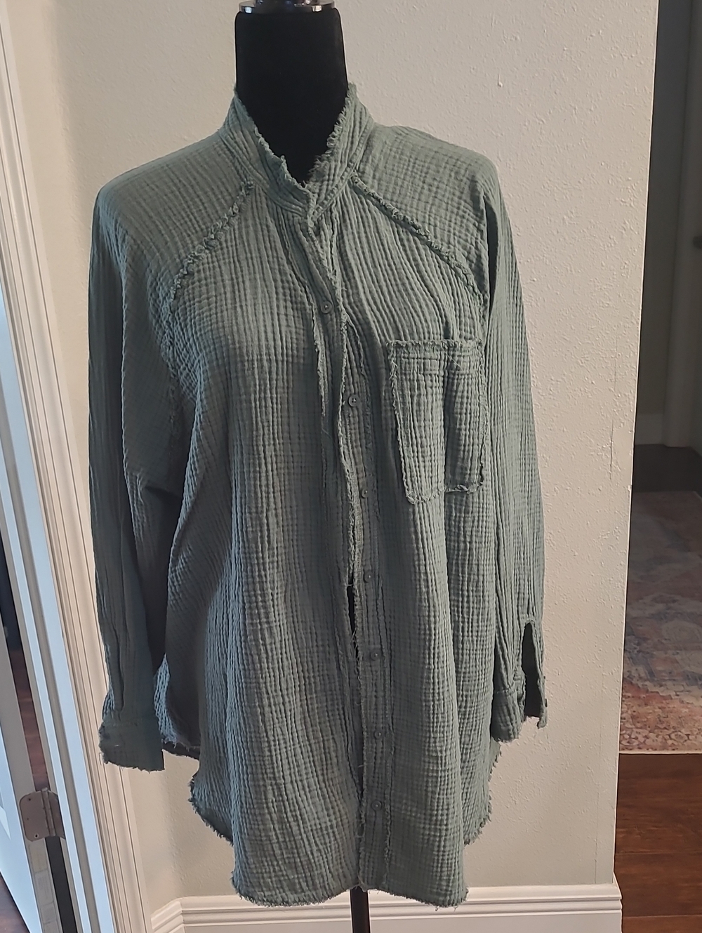 aerie Sage Green Gauze Lightweight Button-Front Shirt Oversized M